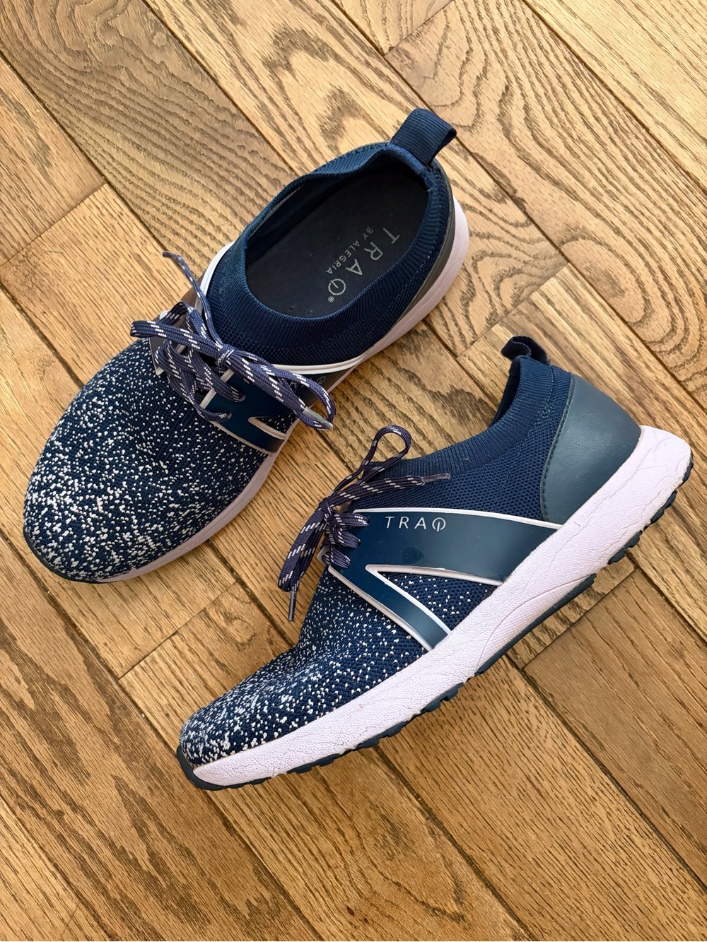 TRAQ by Alegria Qool walking comfort navy lilac sneakers womens size 39/9